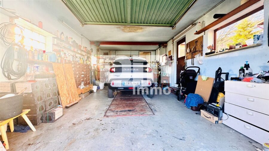 Ein-bis Zweifamilienhaus mit Anbauten auf 1.250 m² Traumgrundstück mit Panoramablick - Garage groß / Grube / Kettenzug / Kipptor / Anbau